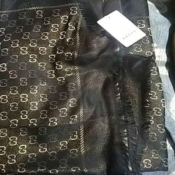 Gucci shol full sized